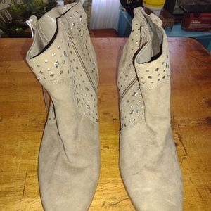 Jennifer Lopez Taupe Boots